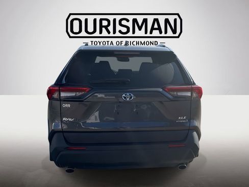 Used 2022 Toyota RAV4 XLE w/ Convenience Package image 6