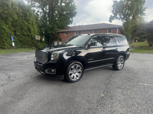 Used 2017 GMC Yukon Denali w/ Open Road Package image 1