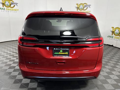 New 2026 Chrysler Pacifica Select FWD image 7