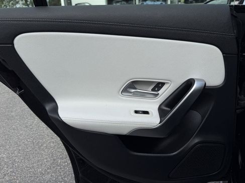 Used 2023 Mercedes-Benz CLA 250 4MATIC image 30