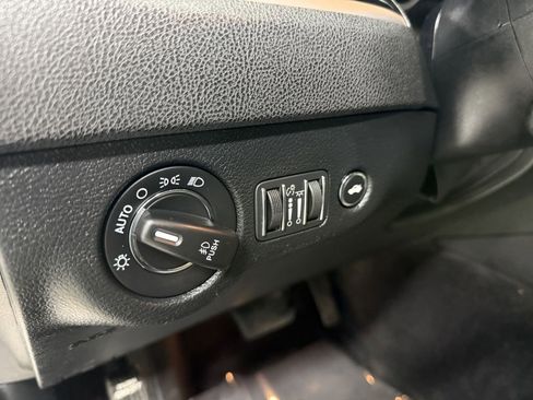 Used 2018 Chrysler 300 S w/ 300S Premium Group image 13