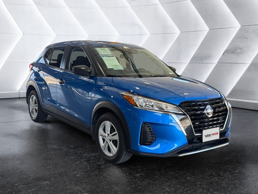Used 2025 Nissan Kicks Play S FWD image 1