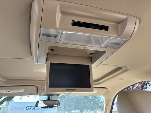 Used 2014 GMC Yukon XL Denali AWD/4WD image 13