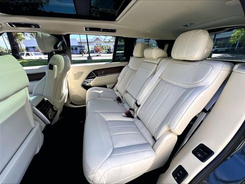 New 2026 Land Rover Range Rover Long Wheelbase SE AWD/4WD image 12