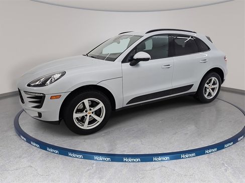 Used 2018 Porsche Macan image 11