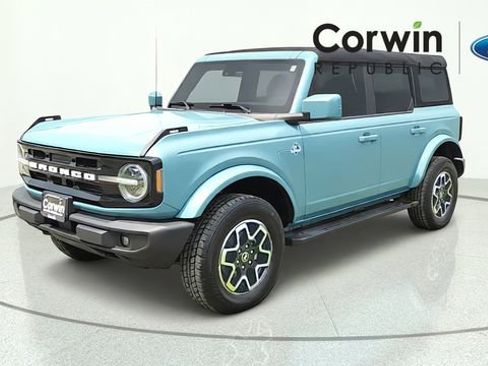 Used 2023 Ford Bronco Outer Banks AWD/4WD image 4
