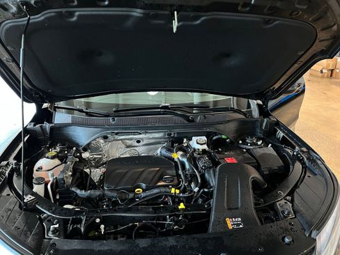 Used 2025 Chevrolet Trax LT w/ LT Convenience Package image 31