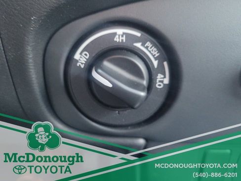 Used 2023 Nissan Frontier SV image 21