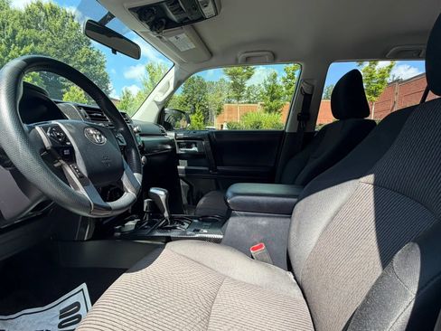Used 2018 Toyota 4Runner TRD Off-Road AWD/4WD image 18