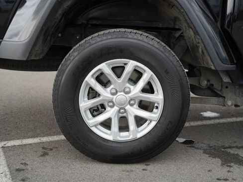 Used 2023 Jeep Gladiator Sport image 41