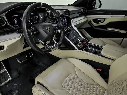 Used 2020 Lamborghini Urus AWD/4WD image 16