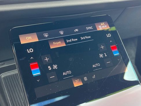 Used 2026 Cadillac Vistiq Luxury image 28