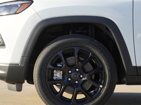 New 2026 Jeep Compass Latitude image 5