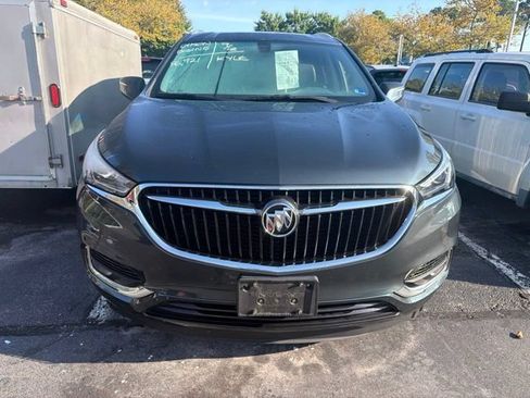 Used 2018 Buick Enclave Essence AWD/4WD image 3