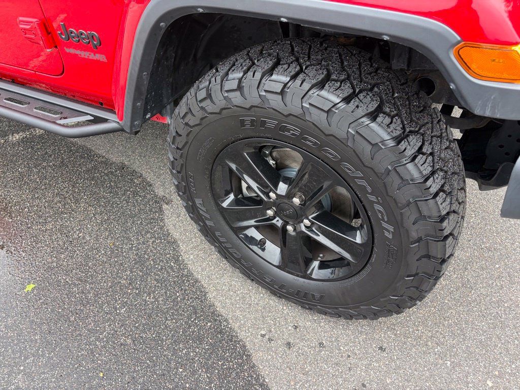 Used 2020 Jeep Wrangler Unlimited Sahara AWD/4WD image 9