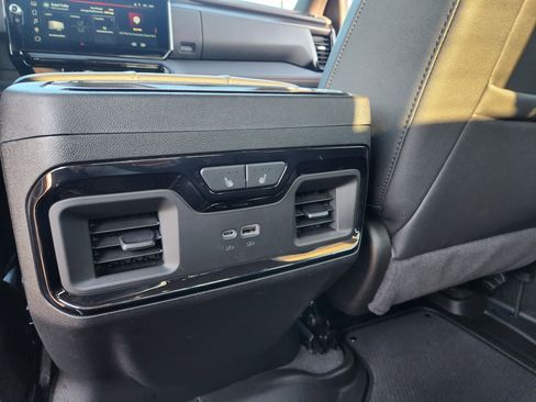 Used 2024 GMC Sierra 2500 AT4 w/ AT4 Premium Plus Package image 30