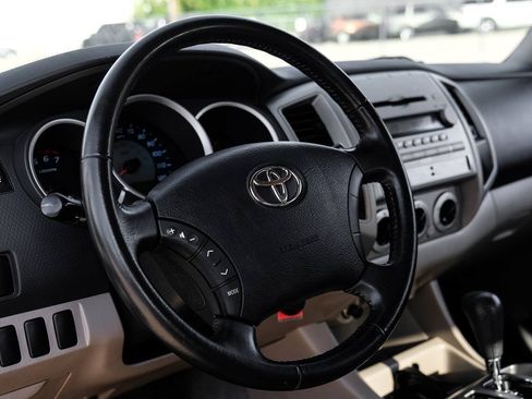 Used 2006 Toyota Tacoma PreRunner RWD image 17