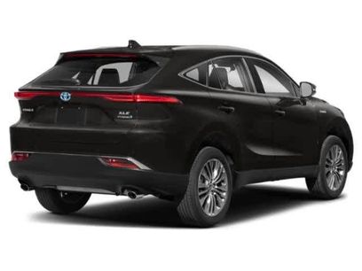 Certified 2022 Toyota Venza XLE
