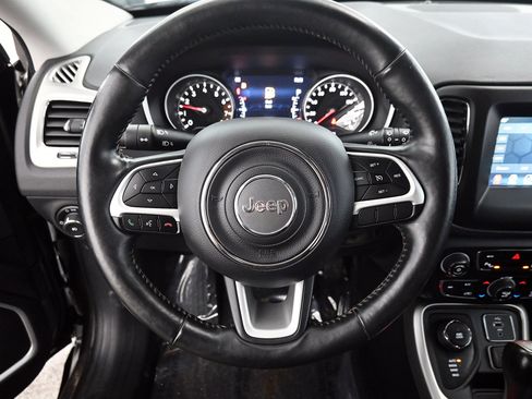 Used 2018 Jeep Compass Latitude w/ Popular Equipment Group image 5