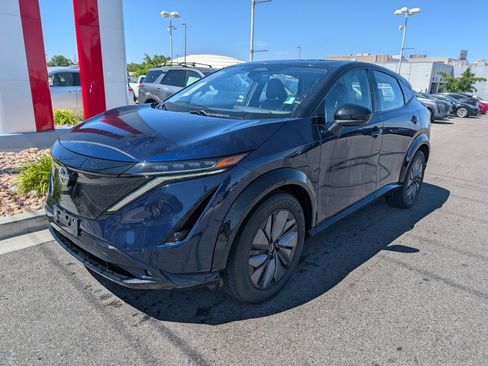 Used 2023 Nissan Ariya AWD image 3