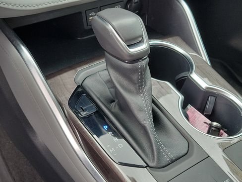 Used 2023 Toyota Highlander Limited image 28