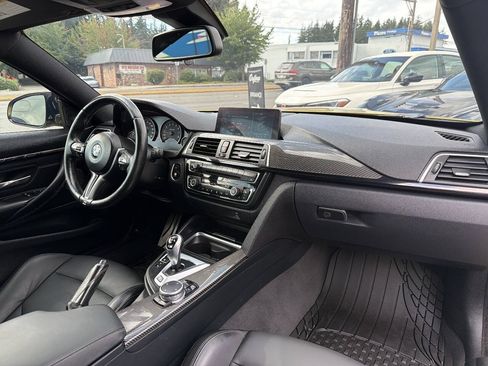 Used 2017 BMW M4 Coupe RWD image 24