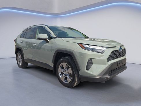 Used 2022 Toyota RAV4 XLE w/ Convenience Package AWD/4WD image 8