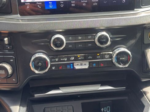 Used 2024 Ford F250 Platinum image 37