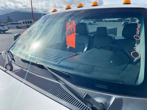 Used 2015 Ford F350 XL image 4