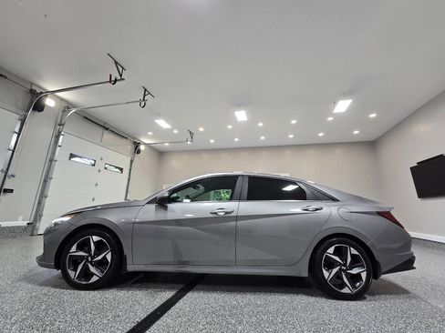 Used 2023 Hyundai Elantra Limited w/ Winter Weather Package FWD image 7