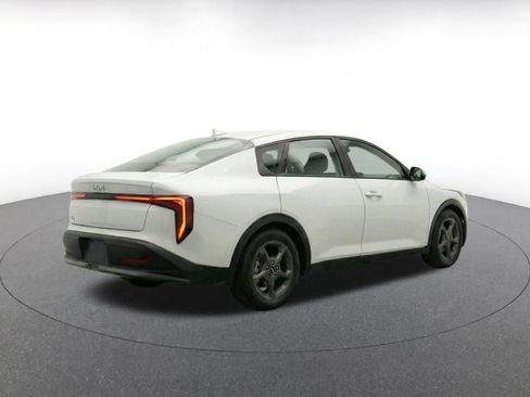 Used 2025 Kia K4 FWD image 11