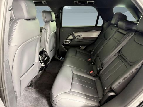 Used 2026 Land Rover Range Rover Sport SE image 13