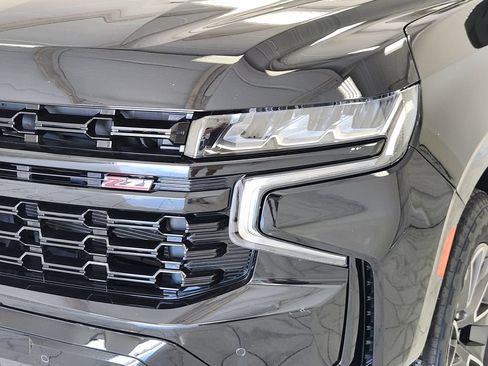 Used 2024 Chevrolet Tahoe Z71 w/ Luxury Package AWD/4WD image 9