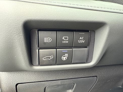 New 2026 Toyota Highlander Platinum image 27