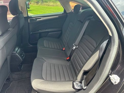 Used 2019 Ford Fusion SE FWD image 25