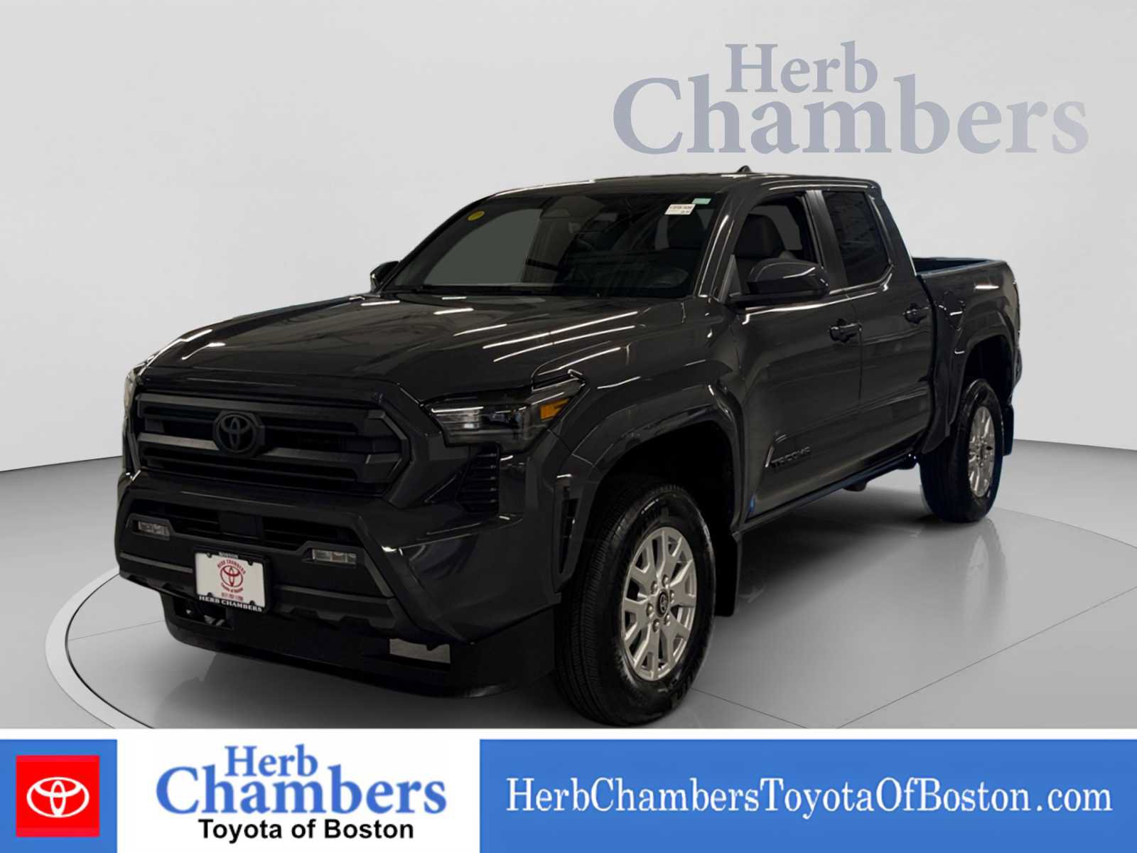 Used 2025 Toyota Tacoma SR5 AWD/4WD image 9