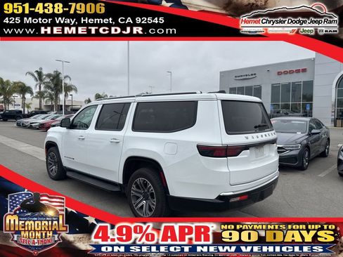 Used 2024 Jeep Wagoneer L Series II RWD image 1