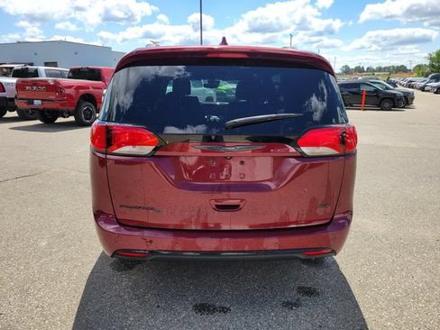 Used 2020 Chrysler Pacifica Touring-L w/ Advanced Safetytec Group AWD/4WD image 4