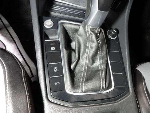 Used 2026 Volkswagen Jetta SE FWD image 19