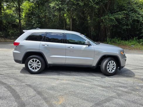 Used 2021 Jeep Grand Cherokee Laredo AWD/4WD image 33