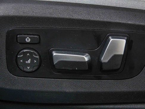 Used 2025 BMW X5 sDrive40i w/ Premium Package image 21