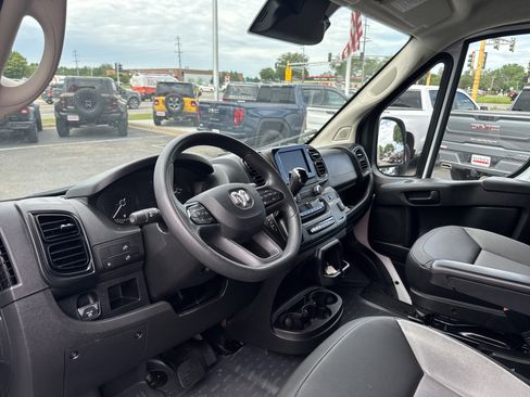 Used 2025 RAM ProMaster 2500 w/ Convenience Group FWD image 16