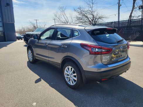 Used 2022 Nissan Rogue Sport SV image 5