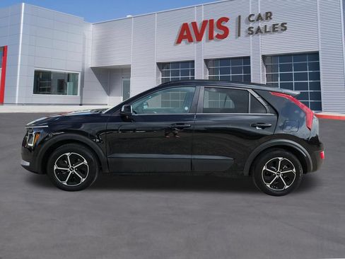 Used 2025 Kia Niro LX FWD image 2