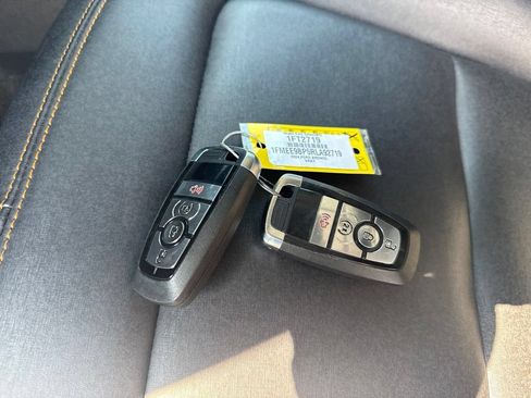 Used 2024 Ford Bronco Badlands AWD/4WD image 24