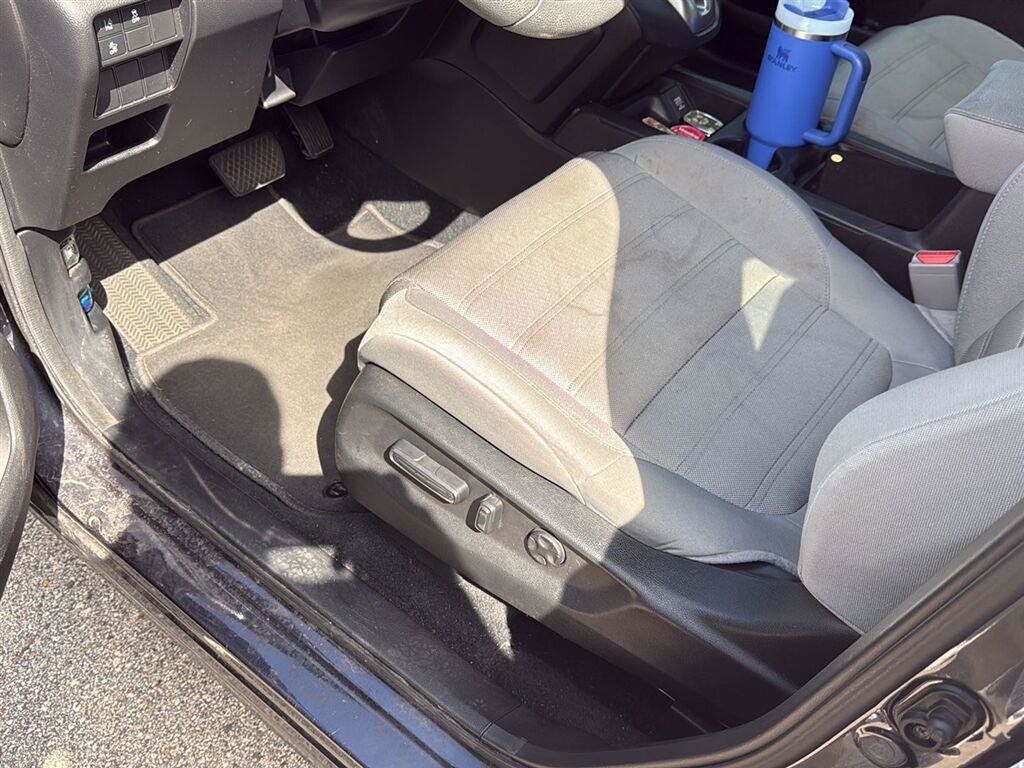 Used 2018 Honda CR-V EX image 16