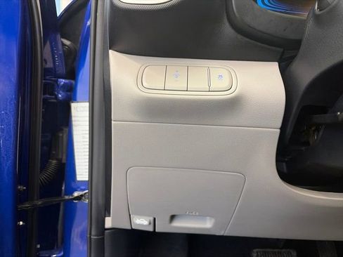 Used 2025 Hyundai Venue SEL FWD image 51