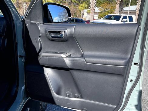 Used 2023 Toyota Tacoma TRD Sport w/ Advanced Technology Package image 22