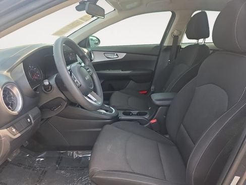 Used 2024 Kia Forte LXS FWD image 9