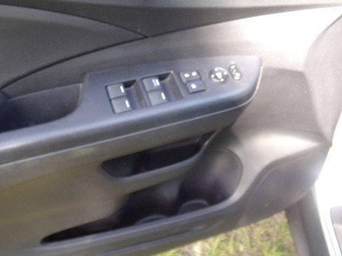 Used 2016 Honda CR-V LX image 18